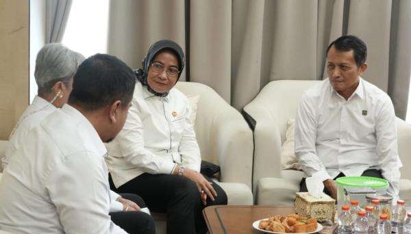 Komjak Ungkap Pemberhentian Sementara Status Jaksa Febrie Adriansyah Sudah Diusulkan Komjak Ungkap Pemberhentian Sementara Status Jaksa Febrie Adriansyah Sudah Diusulkan