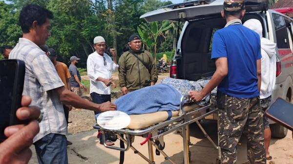 Gegara Tak Sebarkan Undangan Hajatan, Pria di Lampung Tewas Ditembak Tetangga Gegara Tak Sebarkan Undangan Hajatan, Pria di Lampung Tewas Ditembak Tetangga