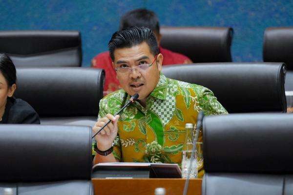 Majukan Industri Pariwisata, Anggota Komisi VII Gelar Tarik Tombur Toba Majukan Industri Pariwisata, Anggota Komisi VII Gelar Tarik Tombur Toba