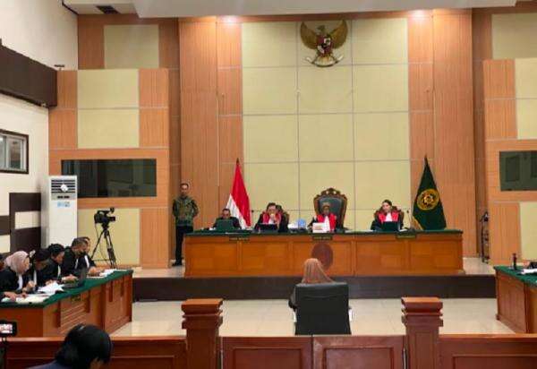 JPU Minta Majelis Hakim Tolak Eksepsi Dokter Tifa, Minta Sidang Lanjut ke Pembuktian JPU Minta Majelis Hakim Tolak Eksepsi Dokter Tifa, Minta Sidang Lanjut ke Pembuktian
