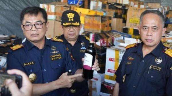 Bea Cukai Sita 20.000 Botol Miras Ilegal di Bali, Nilainya Rp12,55 Miliar Bea Cukai Sita 20.000 Botol Miras Ilegal di Bali, Nilainya Rp12,55 Miliar