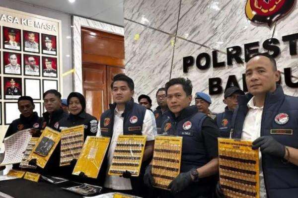 Polisi Bongkar Laboratorium Liquid Vape Narkotika di Bandung, 400 Cartridge Disita Polisi Bongkar Laboratorium Liquid Vape Narkotika di Bandung, 400 Cartridge Disita
