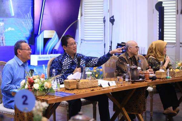Purbaya Minta LPEI Sediakan Pembiayaan Bunga Murah untuk Sektor Tekstil hingga Furnitur Purbaya Minta LPEI Sediakan Pembiayaan Bunga Murah untuk Sektor Tekstil hingga Furnitur