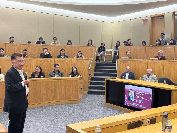 JK di Harvard University: Perang Dunia, Bencana, dan Korupsi Menekan Ekonomi Indonesia JK di Harvard University: Perang Dunia, Bencana, dan Korupsi Menekan Ekonomi Indonesia