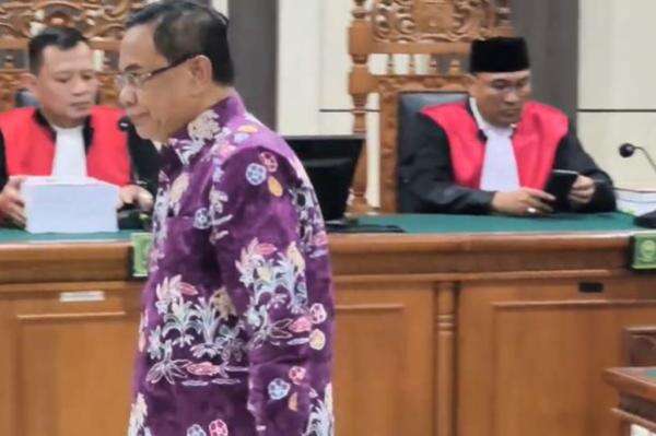 Bupati Pati Nonaktif Sudewo Dituntut 8,5 Tahun Penjara, Sebut JPU Abaikan Fakta Persidangan Bupati Pati Nonaktif Sudewo Dituntut 8,5 Tahun Penjara, Sebut JPU Abaikan Fakta Persidangan
