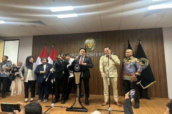 Rakor Tingkat Menteri Bahas Persoalan Lapas, Yusril: Korban Narkotika Bakal Direhabilitasi Rakor Tingkat Menteri Bahas Persoalan Lapas, Yusril: Korban Narkotika Bakal Direhabilitasi