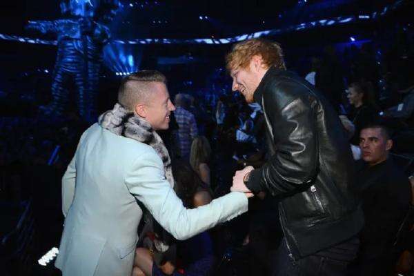 Ed Sheeran Buka Suara usai Macklemore Dicoret dari Tur karena Serukan 'Free Palestine' Ed Sheeran Buka Suara usai Macklemore Dicoret dari Tur karena Serukan 'Free Palestine'