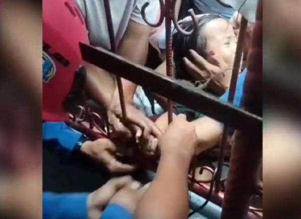 Ngeri! Tangan Bocah Laki-Laki di Gowa Tertancap Pagar Besi Rumah Tetangga Ngeri! Tangan Bocah Laki-Laki di Gowa Tertancap Pagar Besi Rumah Tetangga