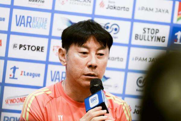 Shin Tae-yong Murka Lihat Kondisi Rumput JIS: Tak Layak untuk Pertandingan Sepak Bola! Shin Tae-yong Murka Lihat Kondisi Rumput JIS: Tak Layak untuk Pertandingan Sepak Bola!