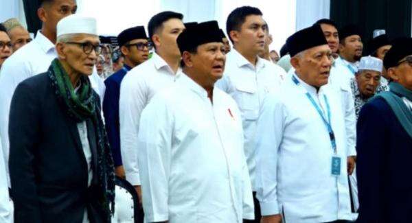 Prabowo Tiba di Penutupan Muktamar NU, Disambut Salawat Badar Prabowo Tiba di Penutupan Muktamar NU, Disambut Salawat Badar