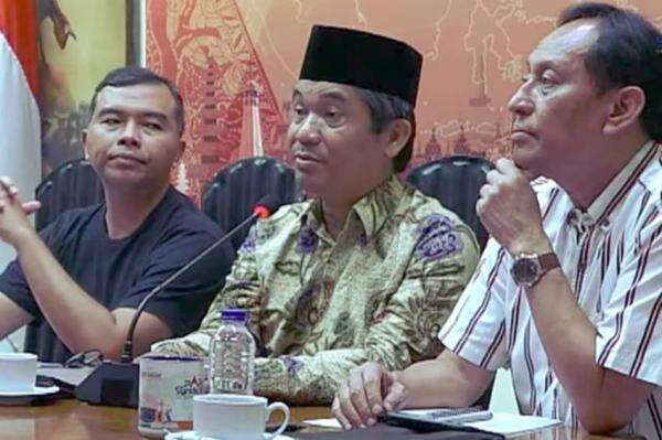 Ray Rangkuti Singgung Indonesia Masih di Level Ikut-ikutan dalam Politik Luar Negeri Ray Rangkuti Singgung Indonesia Masih di Level Ikut-ikutan dalam Politik Luar Negeri