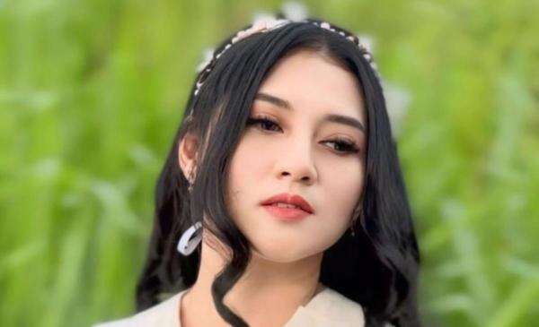 Artis Sali Irsalina Lapor Polisi Diduga Dianiaya Pacar Artis Sali Irsalina Lapor Polisi Diduga Dianiaya Pacar