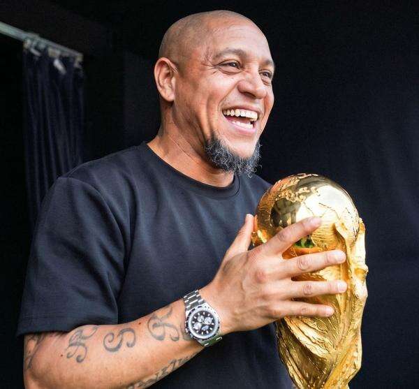 Roberto Carlos Peluk Agama Islam Setelah Nikahi Wanita Spanyol Berdarah Maroko? Roberto Carlos Peluk Agama Islam Setelah Nikahi Wanita Spanyol Berdarah Maroko?