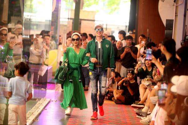 Kompetisi Padel WBI Makin Meriah dengan Fashion Show dan Pertandingan Artis Kompetisi Padel WBI Makin Meriah dengan Fashion Show dan Pertandingan Artis