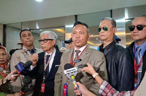 Laporkan Gibran ke Bareskrim terkait Ijazah, Ahmad Khozinudin cs Bawa Putusan MK Laporkan Gibran ke Bareskrim terkait Ijazah, Ahmad Khozinudin cs Bawa Putusan MK