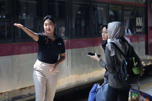 Libur Panjang Maulid Nabi, 38.842 Penumpang Kereta Tinggalkan Jakarta Libur Panjang Maulid Nabi, 38.842 Penumpang Kereta Tinggalkan Jakarta