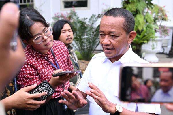 Bahlil Pastikan Rusia Bangun Pabrik Alumina di Kalimantan Bahlil Pastikan Rusia Bangun Pabrik Alumina di Kalimantan