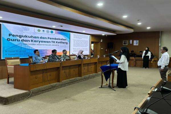 Kukuhkan Guru dan Karyawan TK Ketilang, Rektor UIN: Seluruh Tenaga Pendidik Kini Punya Status Jelas Kukuhkan Guru dan Karyawan TK Ketilang, Rektor UIN: Seluruh Tenaga Pendidik Kini Punya Status Jelas