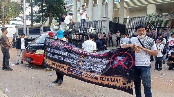 Demo di Kejagung, Massa Beri Ultimatum Penetapan Tersangka Febrie Adriansyah Demo di Kejagung, Massa Beri Ultimatum Penetapan Tersangka Febrie Adriansyah