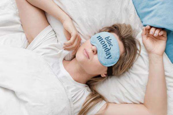 Tidur Pakai Penutup Mata Bukan Cuma Bikin Nyaman, tapi Juga Bisa Tingkatkan Memori Tidur Pakai Penutup Mata Bukan Cuma Bikin Nyaman, tapi Juga Bisa Tingkatkan Memori