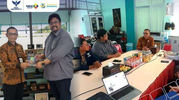 Rektor MNC University Sambangi SMKN 4 dan SMKN 11 Malang, Perluas Jaringan Pendidikan Kreatif Rektor MNC University Sambangi SMKN 4 dan SMKN 11 Malang, Perluas Jaringan Pendidikan Kreatif
