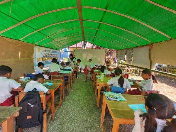 Sekolah Kembali Dibuka, Kemendikdasmen Dirikan Tenda di NTT untuk Kelas Darurat Sekolah Kembali Dibuka, Kemendikdasmen Dirikan Tenda di NTT untuk Kelas Darurat