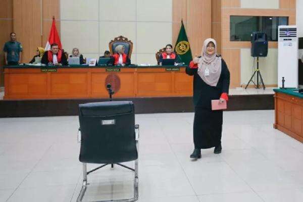 Sidang Dokter Tifa Kembali Digelar Hari Ini, Akankah Jokowi Datang? Sidang Dokter Tifa Kembali Digelar Hari Ini, Akankah Jokowi Datang?
