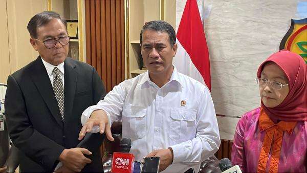 Viral Pencopotan Konwil KPPG Surabaya Dianggap Diskriminasi, Mentan Ungkap Kronologinya Viral Pencopotan Konwil KPPG Surabaya Dianggap Diskriminasi, Mentan Ungkap Kronologinya