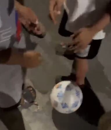 Viral! Bocah Kecil Ramai-Ramai Lindungi Perempuan yang Diganggu Pria di Pinggir Jalan Viral! Bocah Kecil Ramai-Ramai Lindungi Perempuan yang Diganggu Pria di Pinggir Jalan