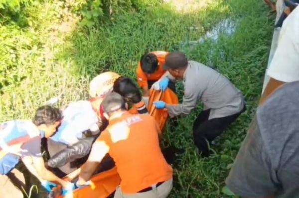 Mojokerto Geger, Supeltas Ditemukan Tewas Mengapung di Aliran Irigasi Mojokerto Geger, Supeltas Ditemukan Tewas Mengapung di Aliran Irigasi