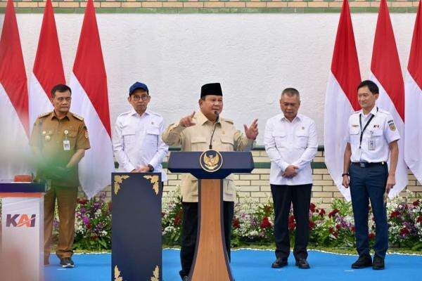 Prabowo Minta Kurangi Atap Seng-Asbes: Cepat Berkarat, Bikin Kanker Paru-Paru Prabowo Minta Kurangi Atap Seng-Asbes: Cepat Berkarat, Bikin Kanker Paru-Paru