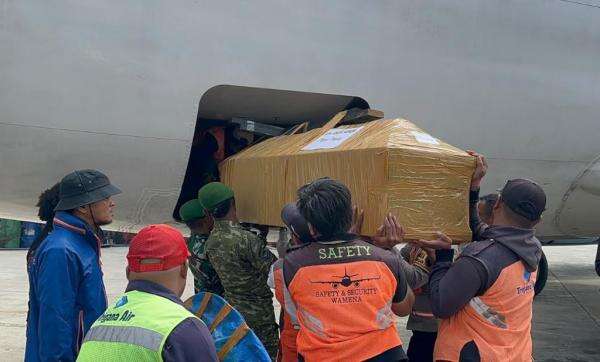 Pemulangan Jenazah Korban Penembakan KKB ke Toraja Dikawal Ketat, Polisi Buru Pelaku Pemulangan Jenazah Korban Penembakan KKB ke Toraja Dikawal Ketat, Polisi Buru Pelaku