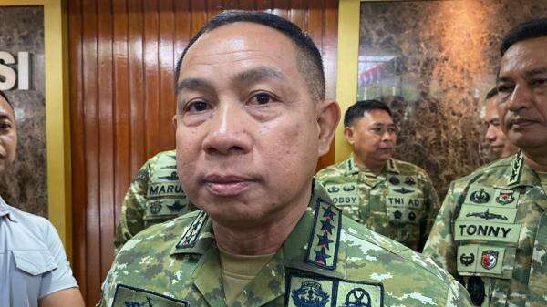 Panglima TNI Minta Warga Tak Terprovokasi Hoaks: Tetap Aktivitas seperti Biasa Panglima TNI Minta Warga Tak Terprovokasi Hoaks: Tetap Aktivitas seperti Biasa