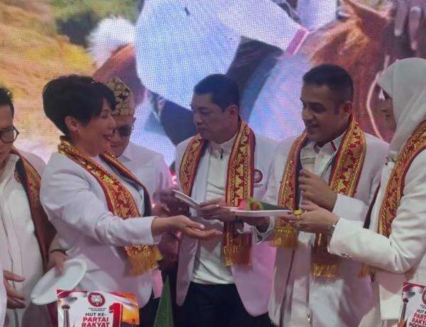 Rayakan HUT Ke-1, PRI Sumbang 800 Ambulans ke Seluruh Indonesia Rayakan HUT Ke-1, PRI Sumbang 800 Ambulans ke Seluruh Indonesia