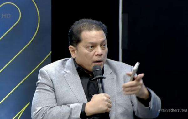 Pengacara Jokowi soal Data yang Ditampilkan Roy Suryo: Justru Buktikan Klien Kami Alumni UGM Pengacara Jokowi soal Data yang Ditampilkan Roy Suryo: Justru Buktikan Klien Kami Alumni UGM