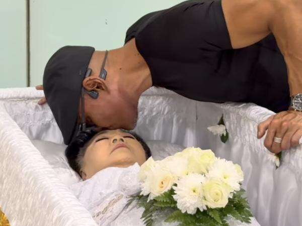 Deddy Corbuzier Tulis Pesan Menyayat Hati untuk Mendiang Ibu: Dia Mengajariku Sulap Deddy Corbuzier Tulis Pesan Menyayat Hati untuk Mendiang Ibu: Dia Mengajariku Sulap
