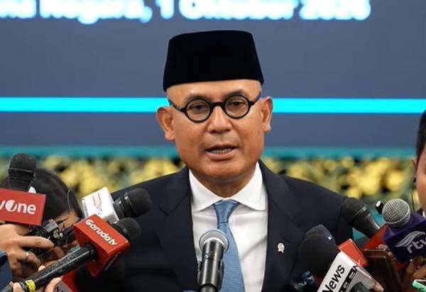 Dilantik Jadi Menlu, Arrmanatha Prioritaskan Kepentingan Nasional hingga Jaga Stabilitas Kawasan Dilantik Jadi Menlu, Arrmanatha Prioritaskan Kepentingan Nasional hingga Jaga Stabilitas Kawasan