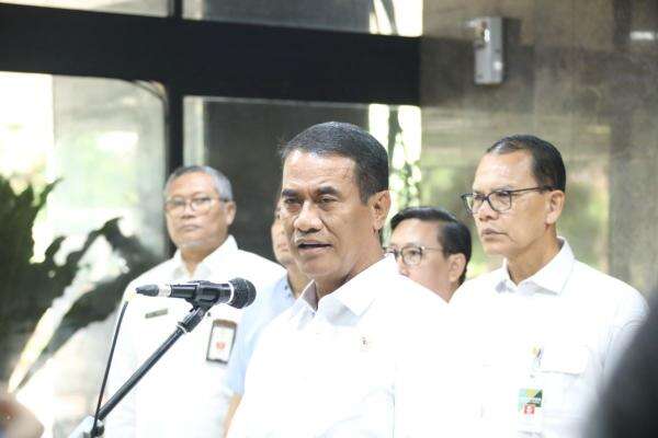 Mentan Ungkap Empat Grup Perusahaan Terduga Penipuan Mutu Beras Beromzet Triliunan Mentan Ungkap Empat Grup Perusahaan Terduga Penipuan Mutu Beras Beromzet Triliunan
