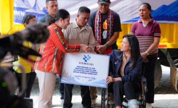 Komdigi Kirim Bantuan Logistik 15 Ton dan 20 Starlink untuk Korban Gempa NTT Komdigi Kirim Bantuan Logistik 15 Ton dan 20 Starlink untuk Korban Gempa NTT