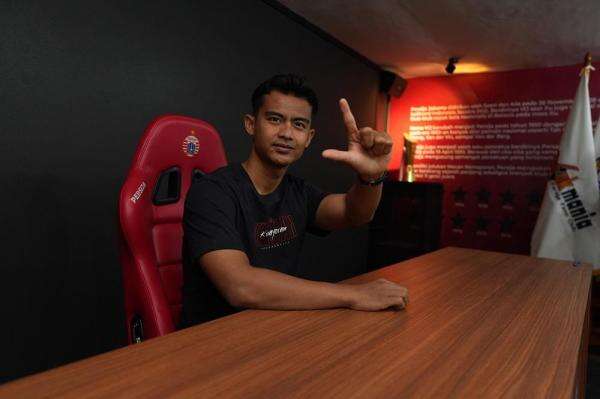 Pratama Arhan Gabung Persija Reuni dengan STY, Macan Kemayoran Kini Punya Senjata Lemparan Roket Pratama Arhan Gabung Persija Reuni dengan STY, Macan Kemayoran Kini Punya Senjata Lemparan Roket