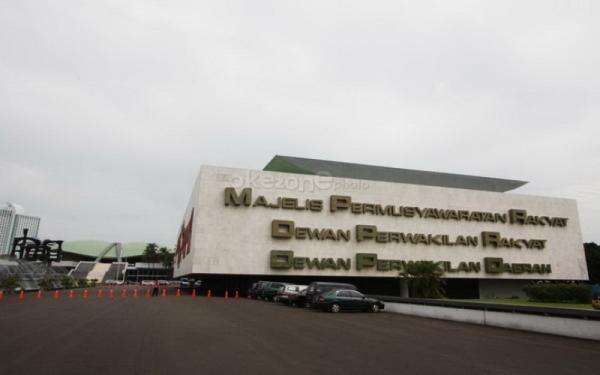 DPR Prihatin Rektor Unsoed Terjerat OTT KPK Terkait Penerimaan Mahasiswa Baru DPR Prihatin Rektor Unsoed Terjerat OTT KPK Terkait Penerimaan Mahasiswa Baru