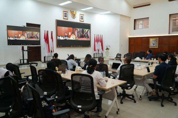 Rumah Sakit Kemenkes Surabaya Berhasil Operasi STA-MCA Bypass Perdana Rumah Sakit Kemenkes Surabaya Berhasil Operasi STA-MCA Bypass Perdana
