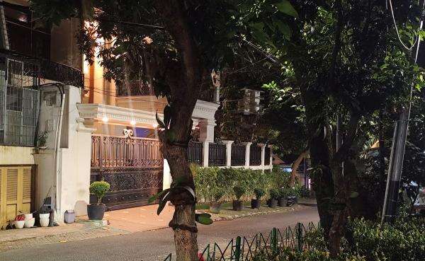 Rumah Jampidsus Febrie Kembali Sepi, Pengamanan Tak Lagi Terlihat Malam Ini Rumah Jampidsus Febrie Kembali Sepi, Pengamanan Tak Lagi Terlihat Malam Ini