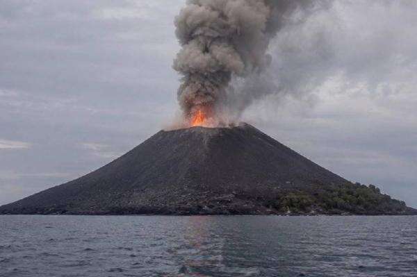 Ahli Tegaskan Erupsi Gunung Berapi Bukan Konspirasi: Tudingan Rekayasa Teknologi Tak Masuk Akal Ahli Tegaskan Erupsi Gunung Berapi Bukan Konspirasi: Tudingan Rekayasa Teknologi Tak Masuk Akal