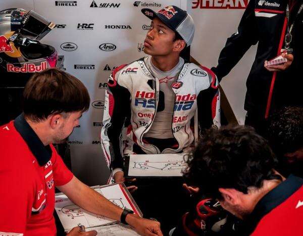 Hasil Kualifikasi Moto3 Republik Ceko 2026: Veda Ega Pratama Masuk 10 Besar, Hakim Danish Posisi Ke-2! Hasil Kualifikasi Moto3 Republik Ceko 2026: Veda Ega Pratama Masuk 10 Besar, Hakim Danish Posisi Ke-2!