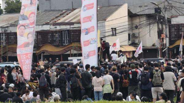 Ada Demo Mahasiswa, Kawasan Tugu Tani Macet Parah Ada Demo Mahasiswa, Kawasan Tugu Tani Macet Parah