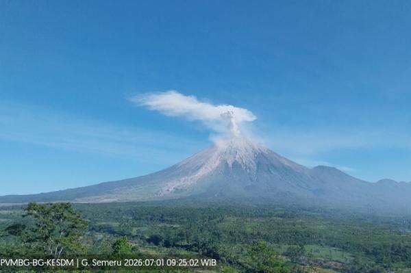 Gunung Semeru Meletus Pagi Ini, Kolom Abu Tebal Capai 1 Km Gunung Semeru Meletus Pagi Ini, Kolom Abu Tebal Capai 1 Km