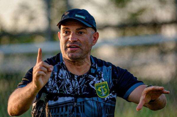 Bernardo Tavares Buka Kelemahan Persebaya Jelang Lawan Persija di Piala Presiden 2026 Bernardo Tavares Buka Kelemahan Persebaya Jelang Lawan Persija di Piala Presiden 2026