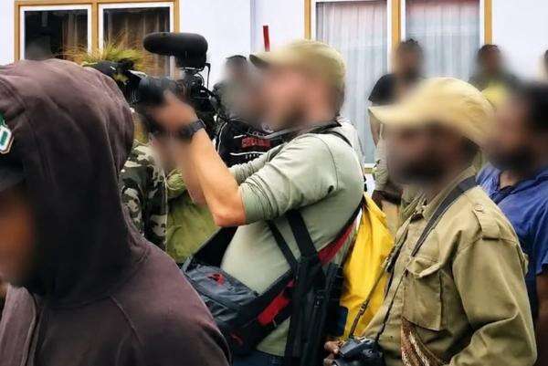 WNA Rusia Ditangkap usai Rekam Demo di Wamena, Imigrasi Sebut Tak Sesuai Visa Kunjungan WNA Rusia Ditangkap usai Rekam Demo di Wamena, Imigrasi Sebut Tak Sesuai Visa Kunjungan