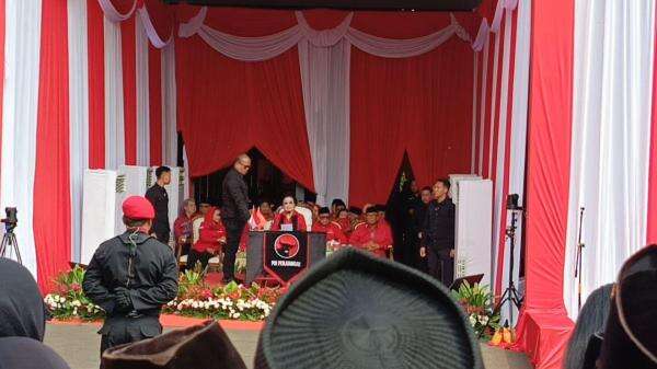 Heningkan Cipta HUT Ke-81 RI, Megawati Doakan Korban Gempa NTT Heningkan Cipta HUT Ke-81 RI, Megawati Doakan Korban Gempa NTT